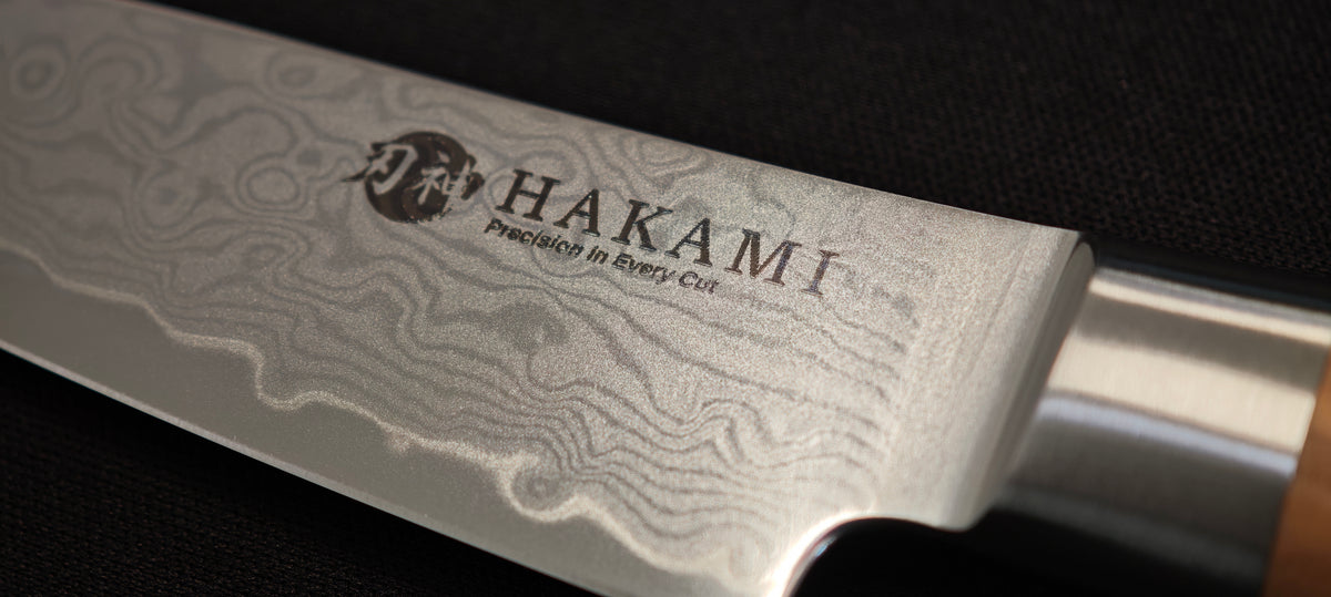 Couteau Hakami Tsubaki équipé d’une lame en acier Damas.