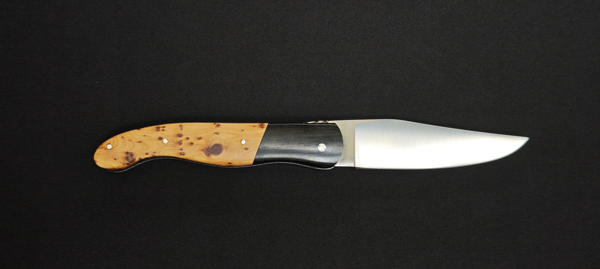 Couteau pliant artisanal français avec manche en ébène et genévrier