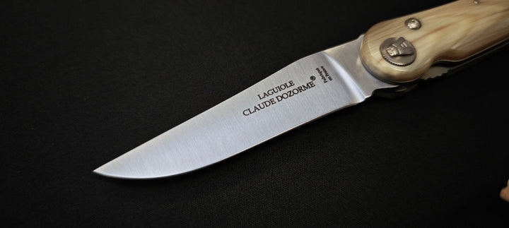 Couteau pliant Baroudeur Laguiole – Manche pointe de corne, lame lisse