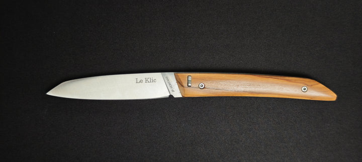 Le Klic KCH équipé d'une lame en acier inoxydable 12C27N.