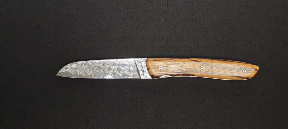 Perceval L08 fabriqué à Thiers avec lame damas en acier Sandvik 19C27.