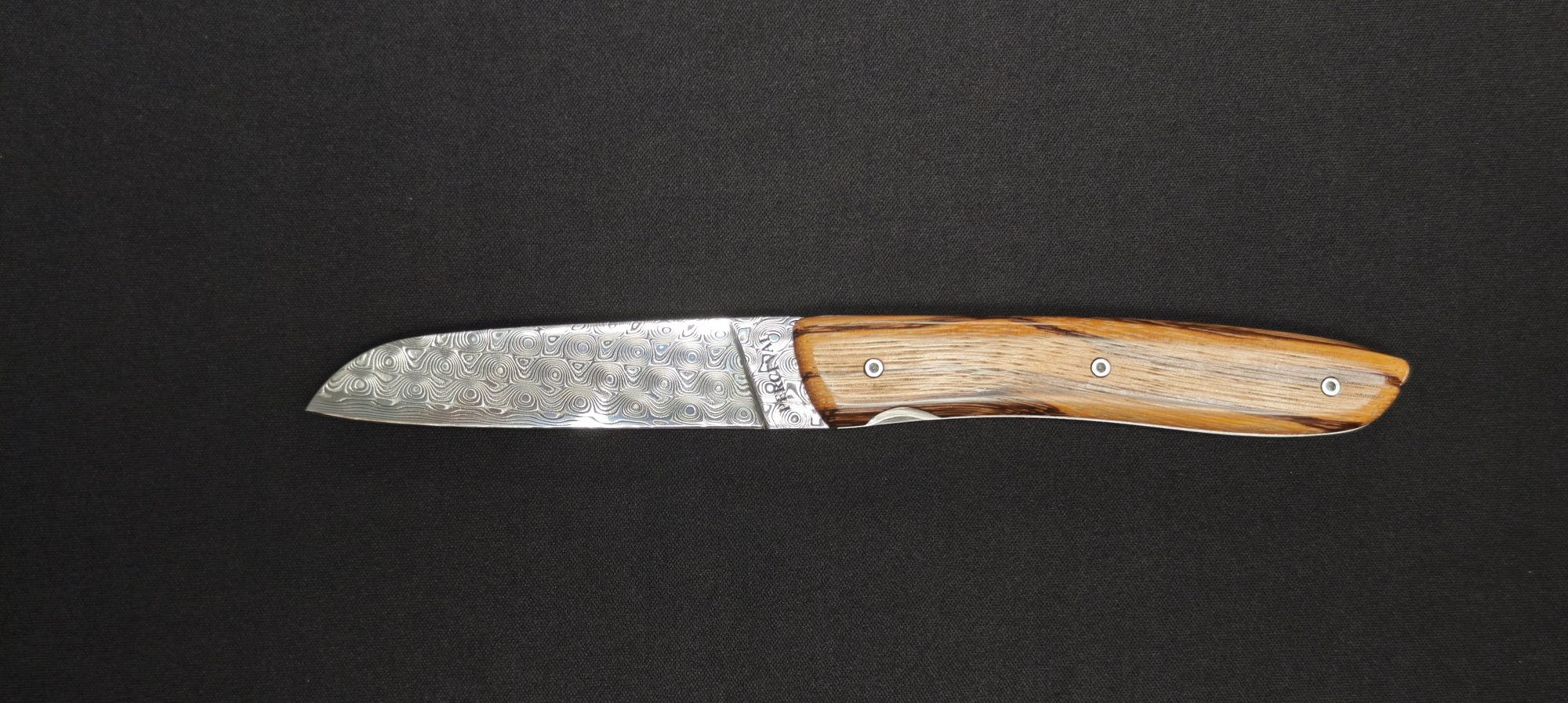 Perceval L08 fabriqué à Thiers avec lame damas en acier Sandvik 19C27.