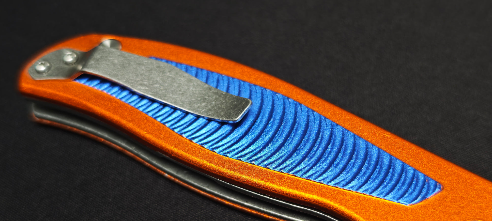 Vue de profil du couteau pliant Puma Tec 306613.