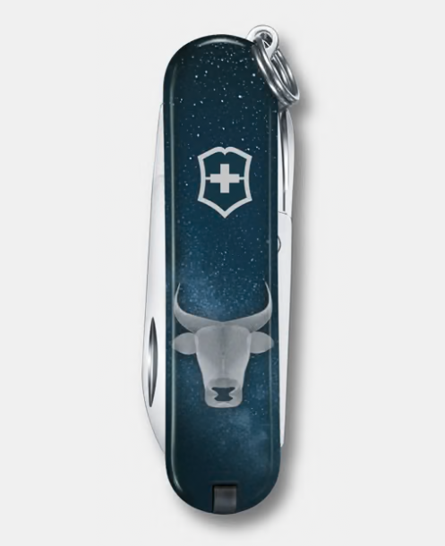 Victorinox Classic SD Zodiac Signs décoré du signe astrologique du Taureau.