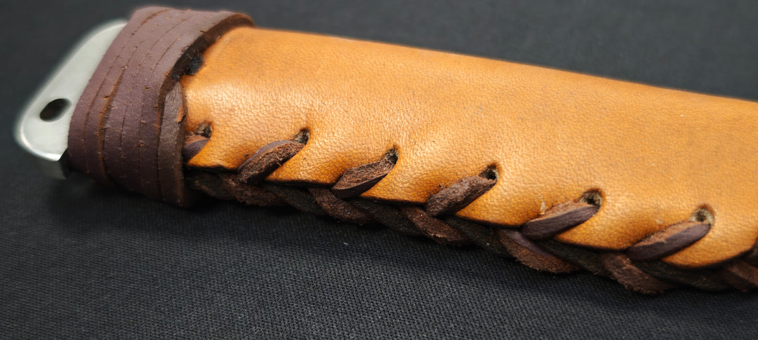 Wildsteer TX‑H – Couteau à lame fixe - Manche Cuir Gold & Étui Cuir