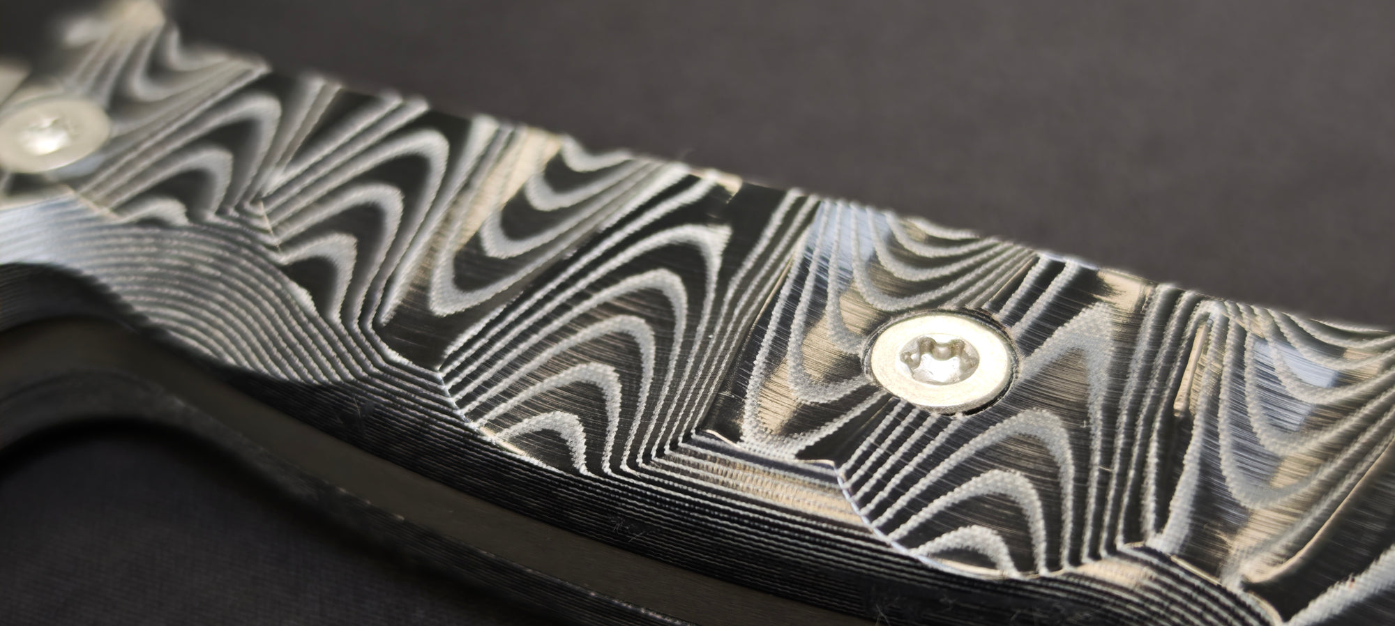 Wildsteer TARASCO avec plaquettes Micarta noir