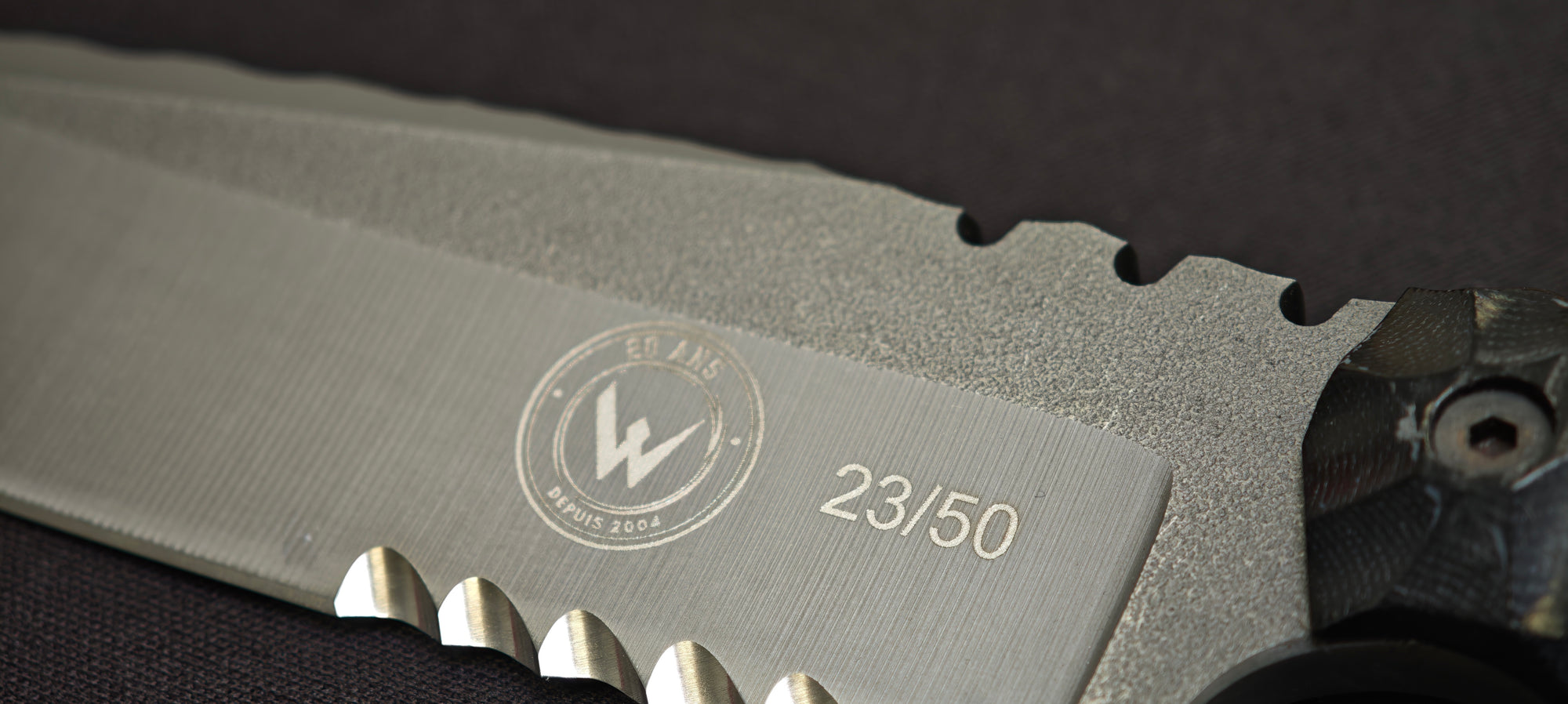 Manche en micarta noir toxifié Wildsteer SKELET.