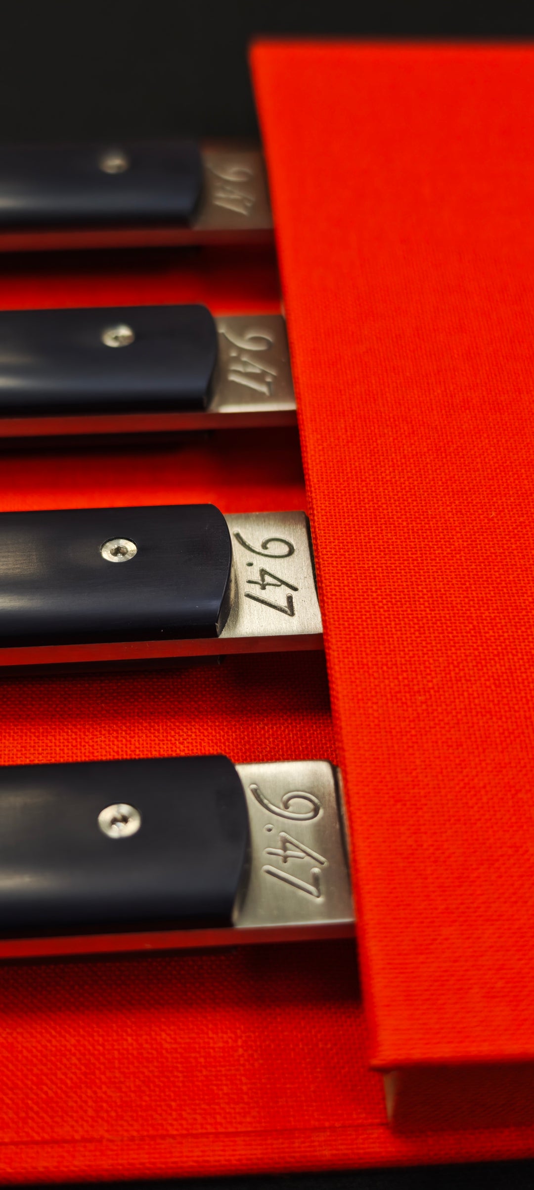 Perceval Coffret Couteaux de Table bleu nuit 4 pcs - manche polyacétal  | 947