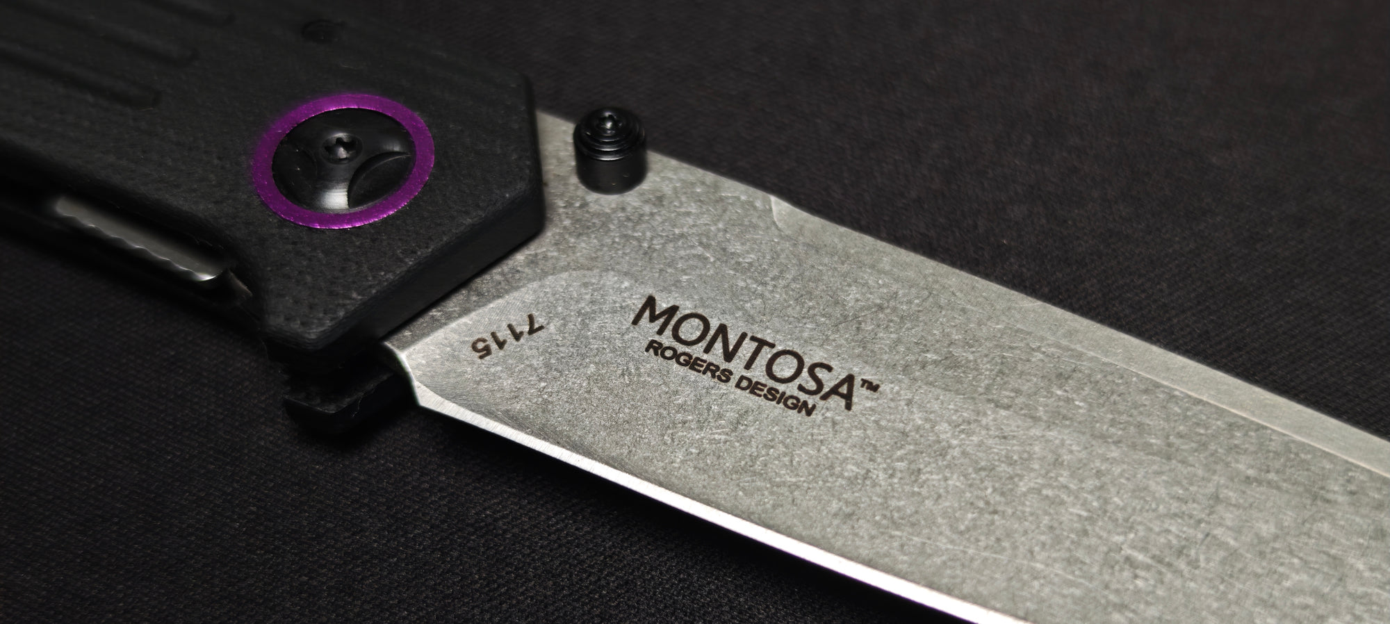Manche G10 noir avec accents violets du CRKT Montosa.