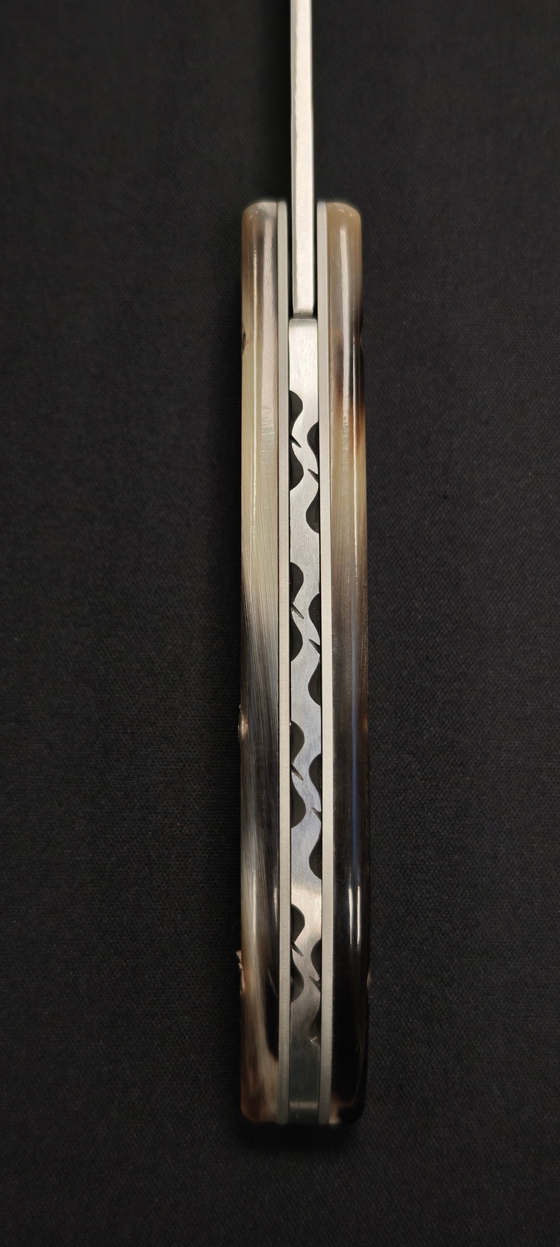 Couteau de poche Claude Dozorme Compostelle "Route Du Puy" manche corne claire 12,5cm