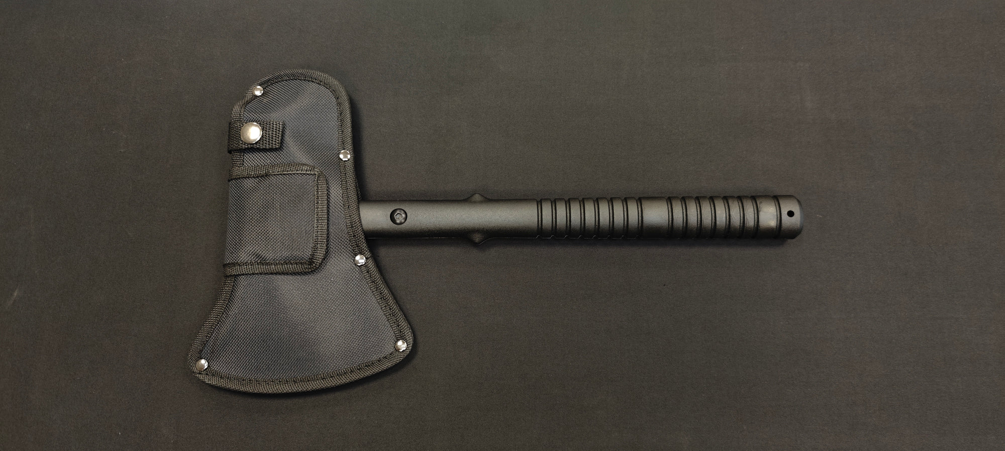 Hache de 38 cm LifeVibe pour camping et bushcraft.