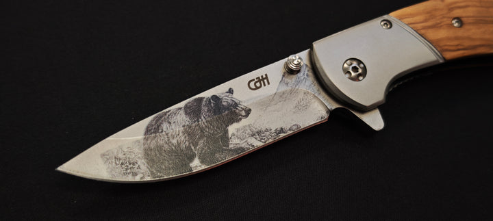 Herbertz CJH 44161  “Bear” – Couteau pliant olivier avec gravure ours 3D