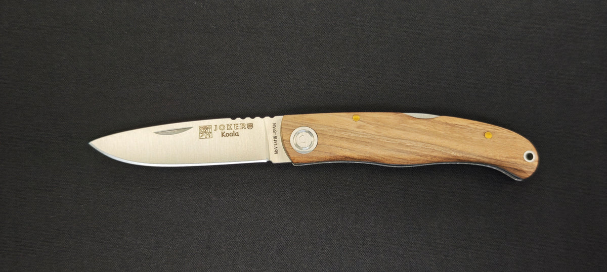 Couteau pliant Joker Koala NN-149 avec manche en bois de noyer.