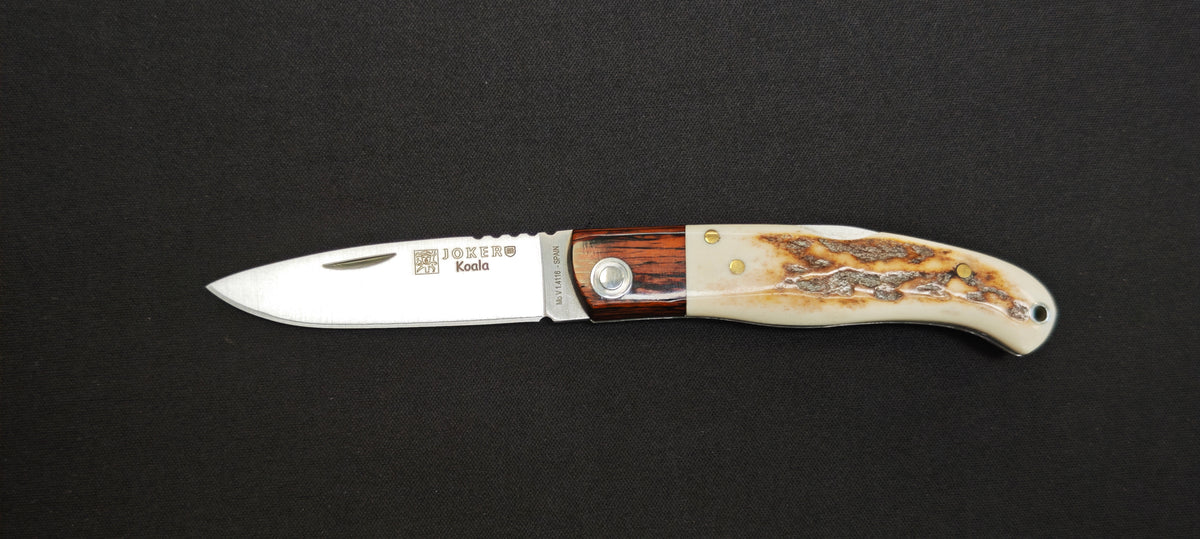 Couteau pliant Joker NC-124 avec manche en bois de cerf et bois Stamina.