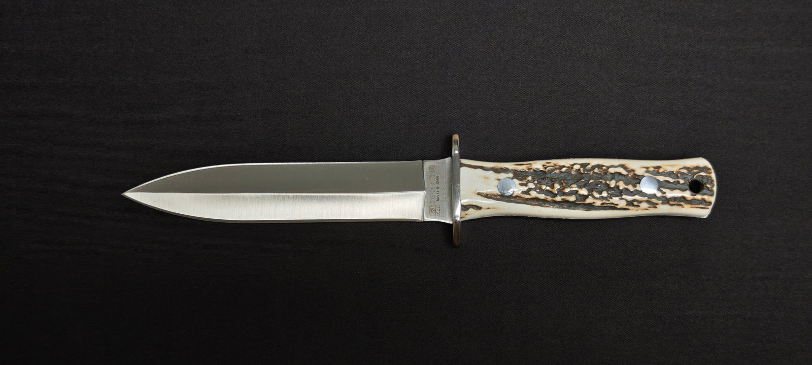 Couteau fixe Joker Zebra CC43 avec manche en corne de cerf.