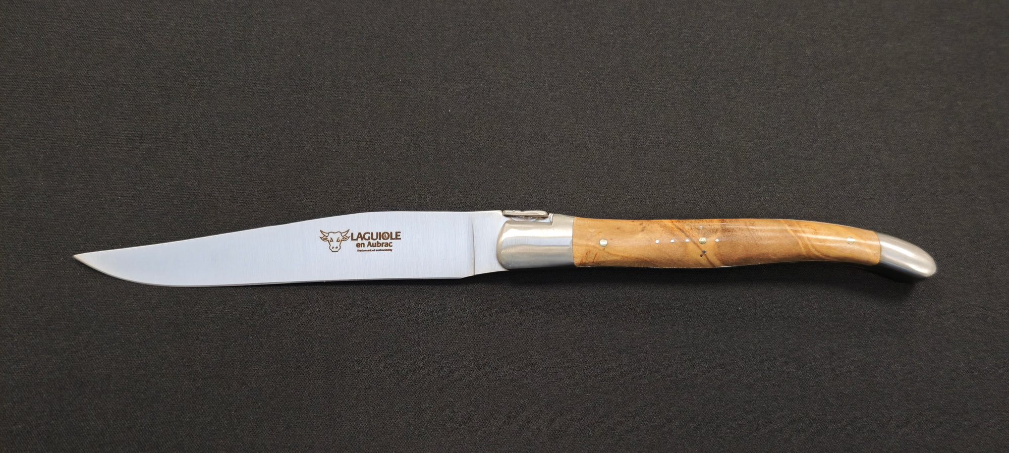 Laguiole en Aubrac 42C12OLIHL Coffret 4 couteaux à steak en bois d'olivier