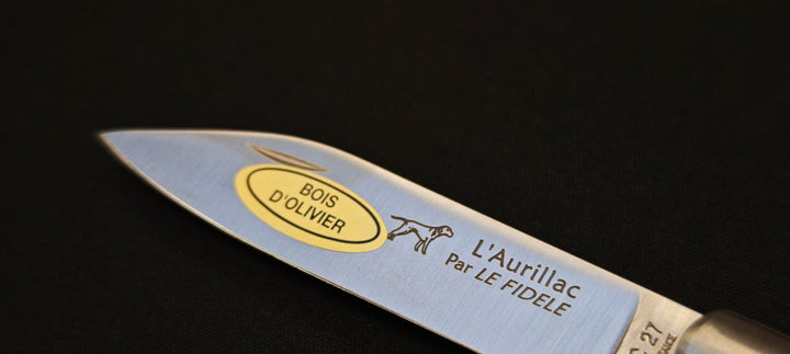 L'Aurillac par le Fidèle - Couteau pliant de poche manche en bois d'olivier - Ref : AUOL