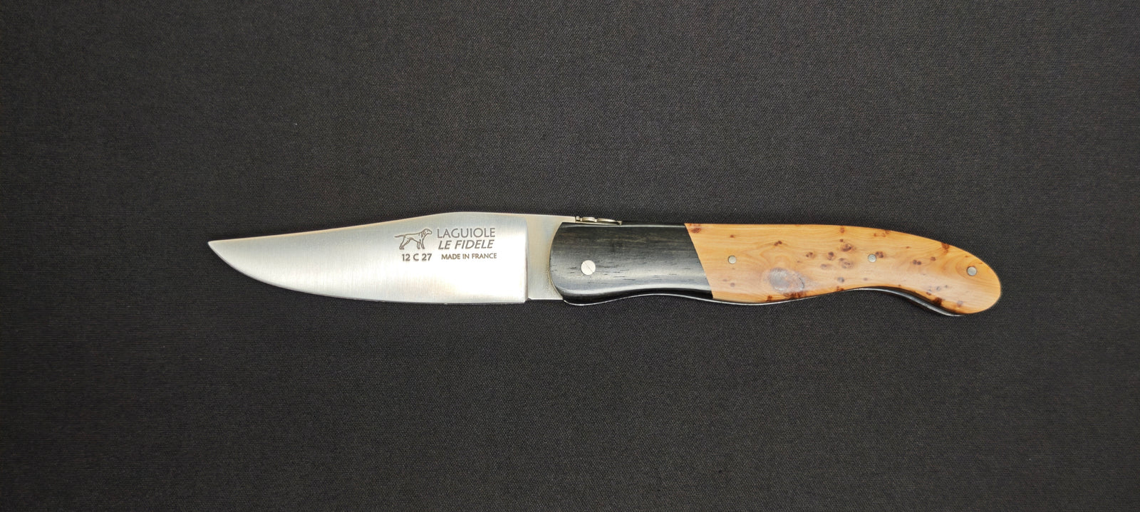 Couteau de chasse pliant Le Fidèle Laguiole avec manche en ébène et genévrier