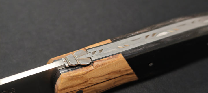 Couteau de Chasse Laguiole en Bois d’Ébène et Olivier – Lame Acier Inoxydable