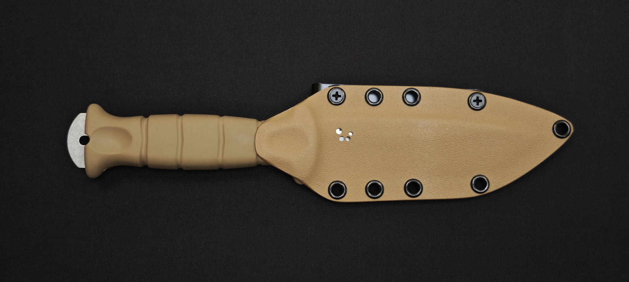 Couteau bushcraft Wildsteer fabriqué en France.