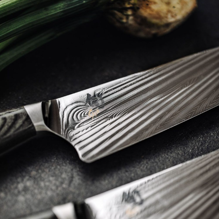 Couteau de chef Kai Shun Nagare NDC-0706 20 cm damas VG10 VG2 72 couches