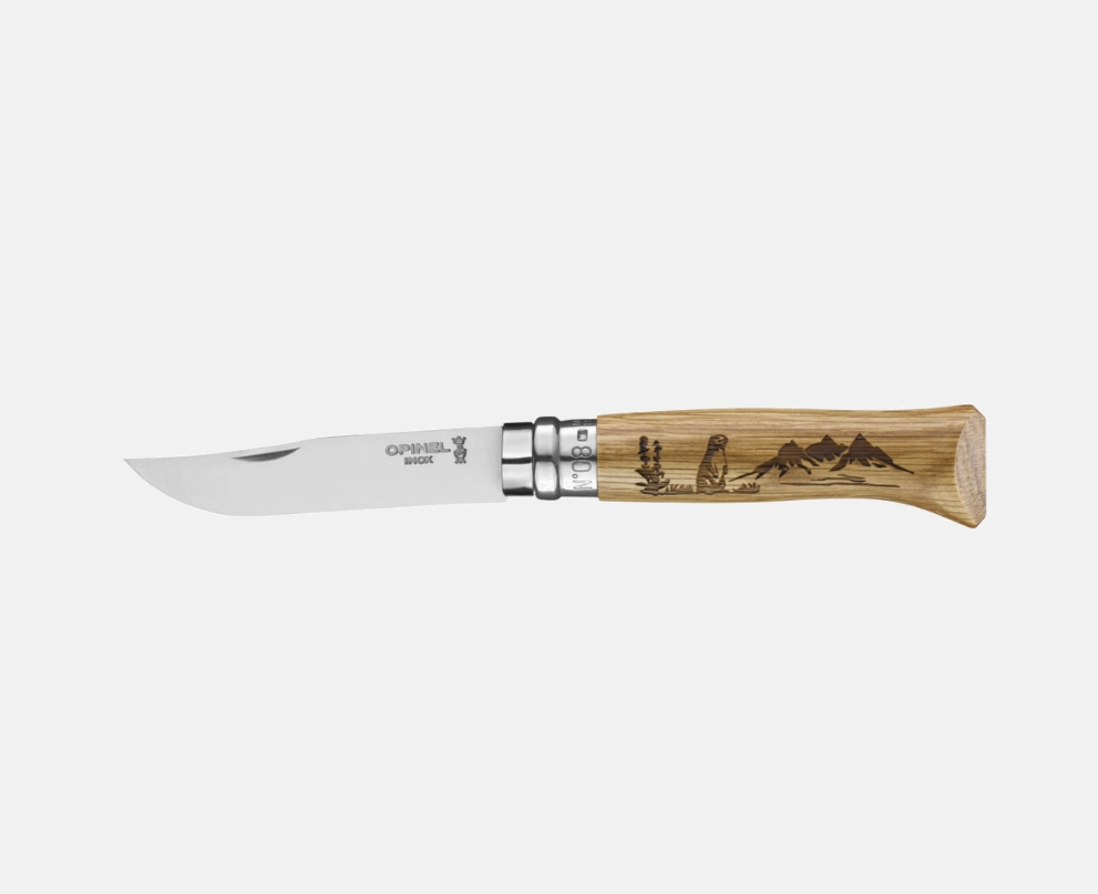 Opinel N°08 Animalia Marmotte avec manche en chêne gravé.