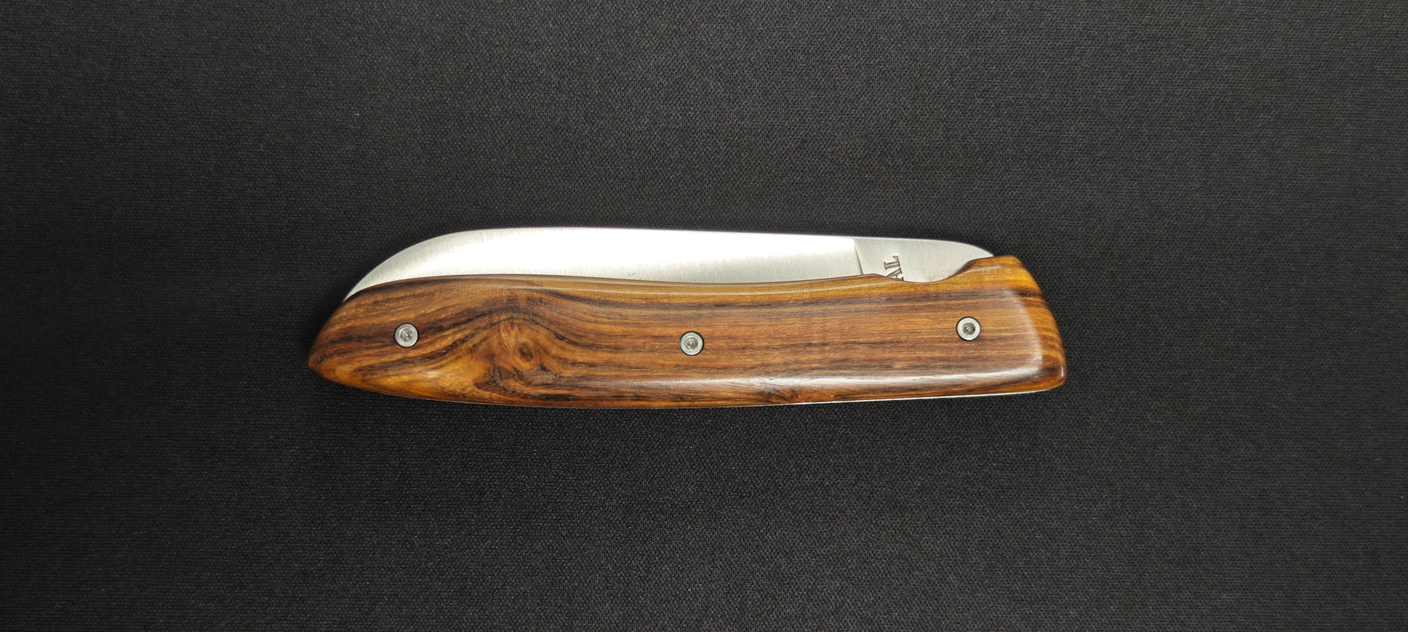 Finition soignée du couteau pliant Perceval L08.
