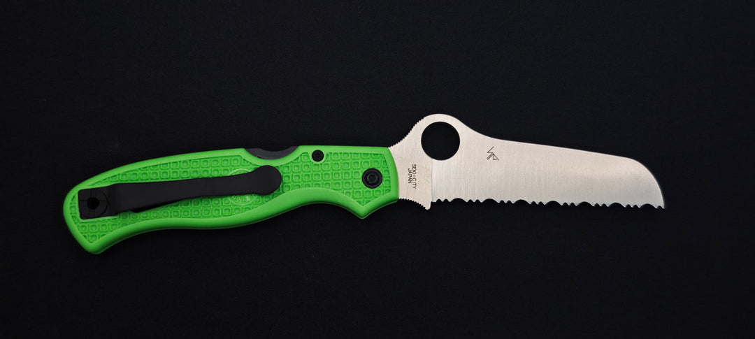Spyderco C89FSGR Atlantic Salt LC200N Couteau de poche – dentelé, manche FRN vert