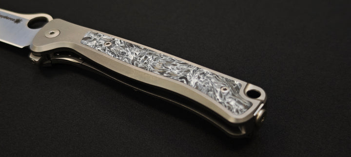 Spyderco Slym C271TIP — Couteau de poche titane & fibre de carbone, lame M390