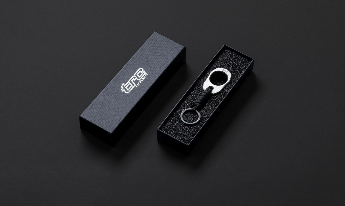 TRC Knives Titanium K-Ring by Ostap Hel en titane.