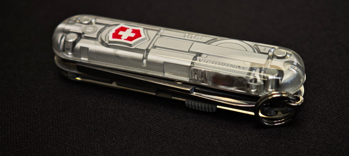 Couteau suisse Victorinox Signature Lite 0.6226.T7 transparent argent 58 mm