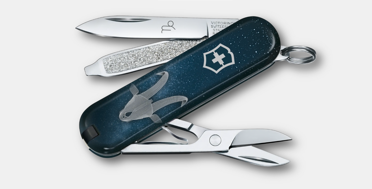 Couteau suisse Victorinox Classic SD Capricorne référence 0.6223.2CAP.