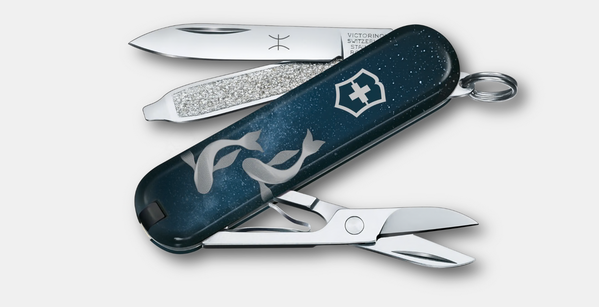 Couteau suisse Victorinox Classic SD Poissons référence 0.6223.2PIS.