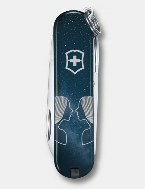 Couteau suisse Victorinox Gémeaux avec manche bleu.