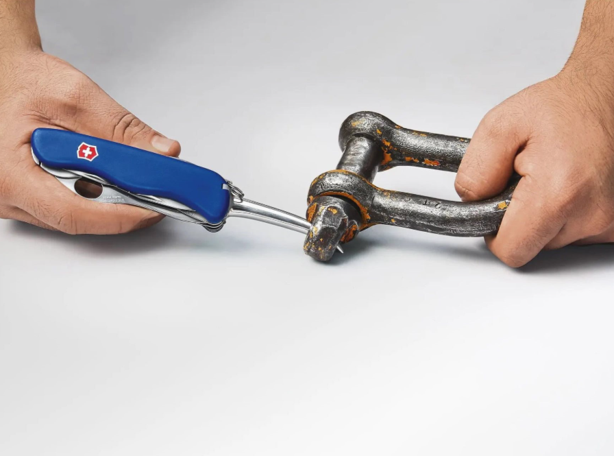 Victorinox Skipper Pro 0.8503.2MW – Couteau Suisse Nautique Bleu, 12 Fonctions & Lame Blocable