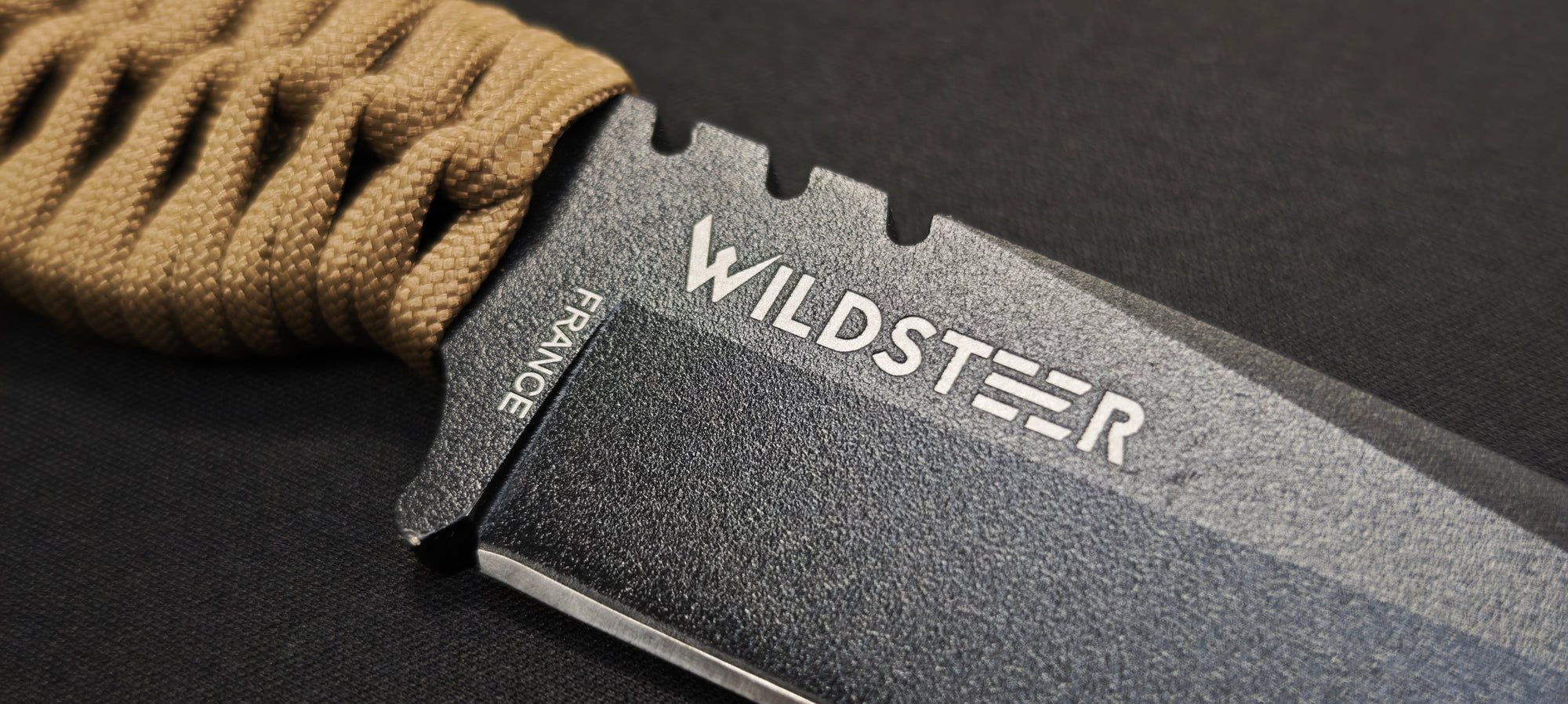 Wildsteer SKELET avec manche en paracorde coyote