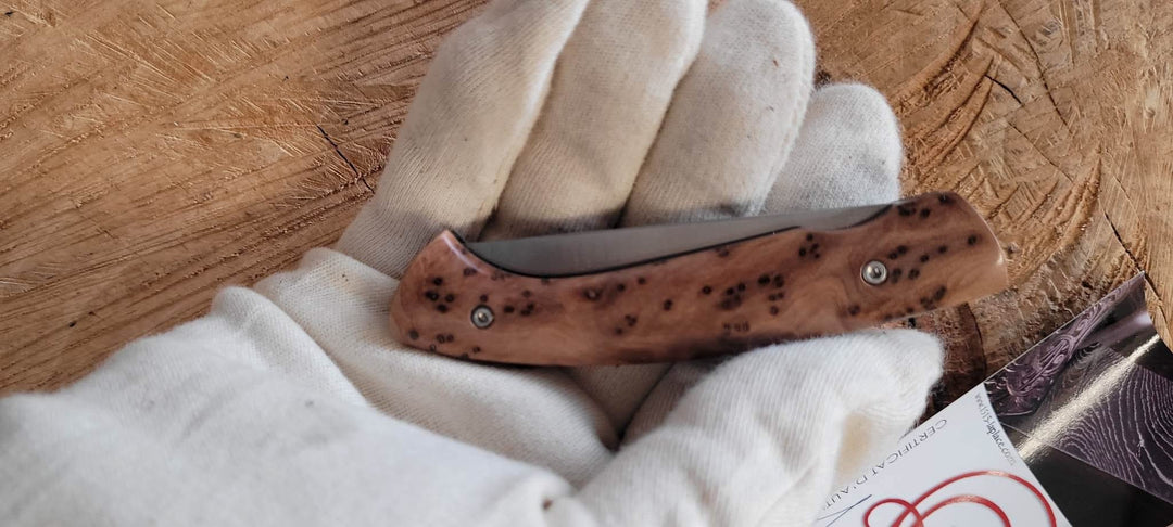 1515 Manu Laplace avec un manche en bois de Thuya - 