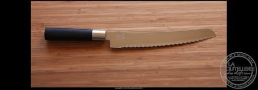 Couteau à pain KAI Wasabi Black 6723B, lame à dents inversées de 23 cm