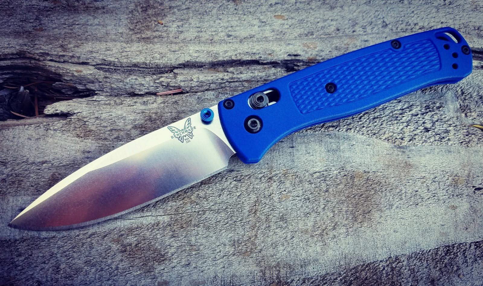 Gamme de couteaux pliants Benchmade Bugout 535