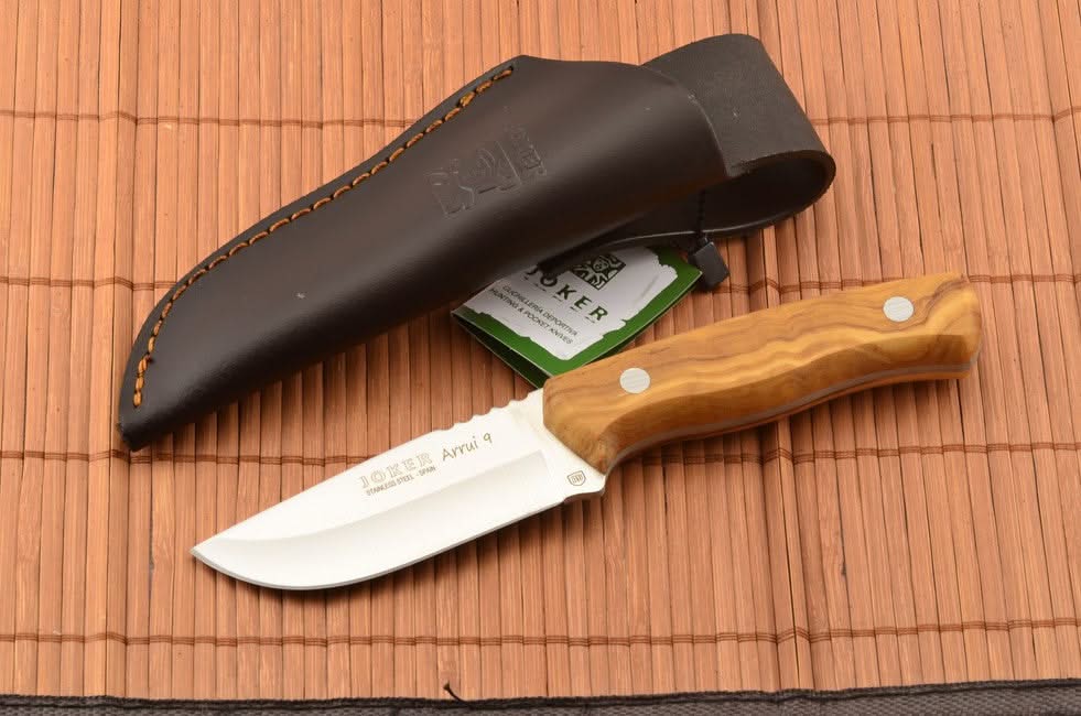 Superbe Couteau de chasse Joker 64CO ARRUI 9 Bois d'Olive - 