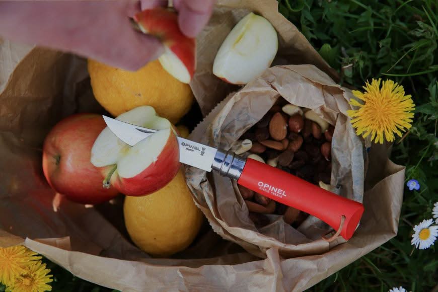 Opinel N°08 Baroudeur Rouge avec lacet en cuir – Coutellerie Marcin