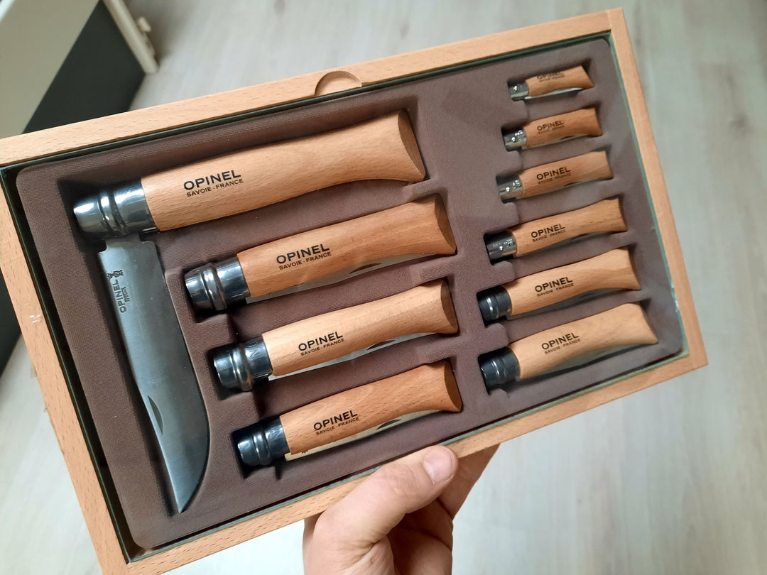 Opinel Vitrine 10 couteaux Inox -