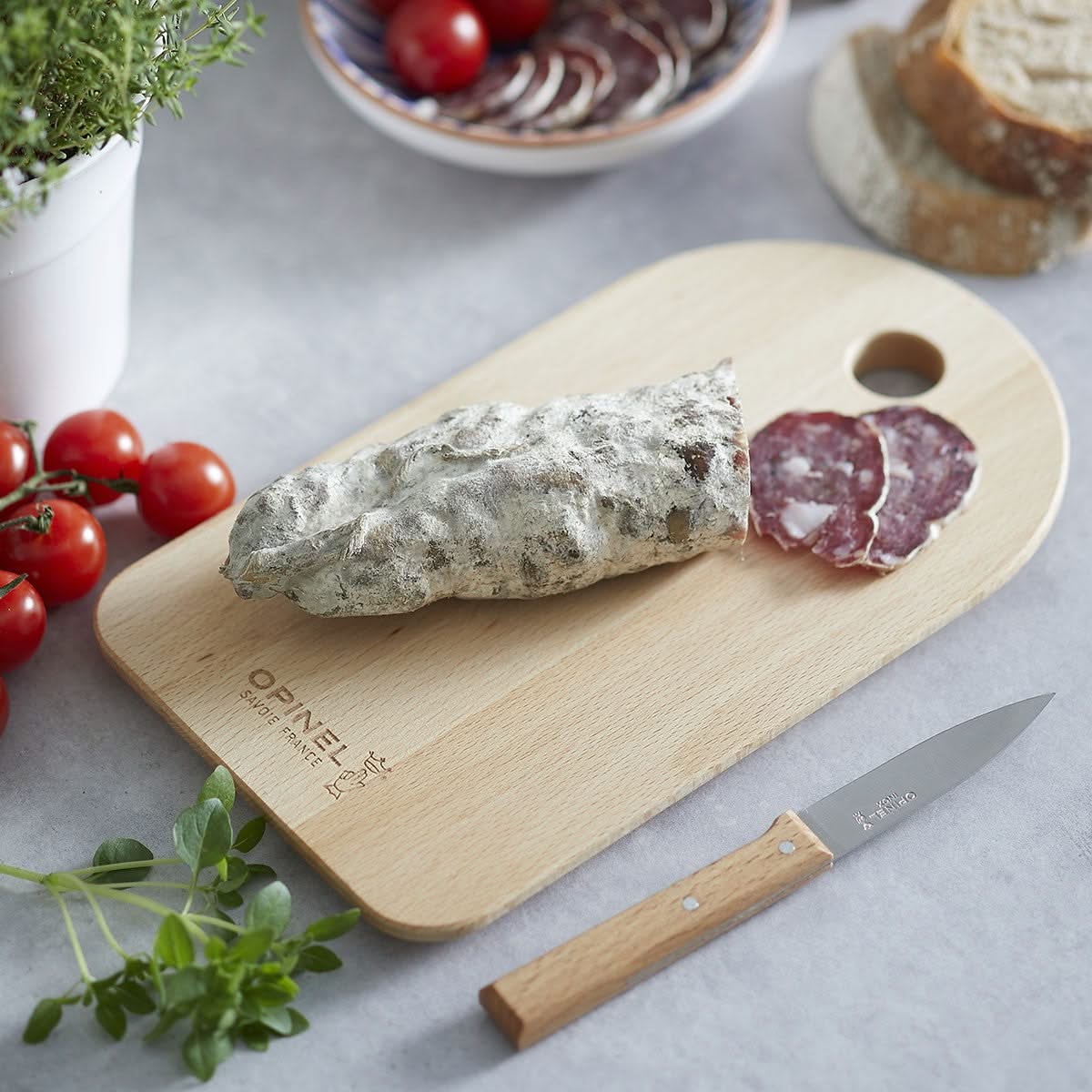 Opinel Planche La Petite Pratique pour couper une tomate ou le saucisson ! - 