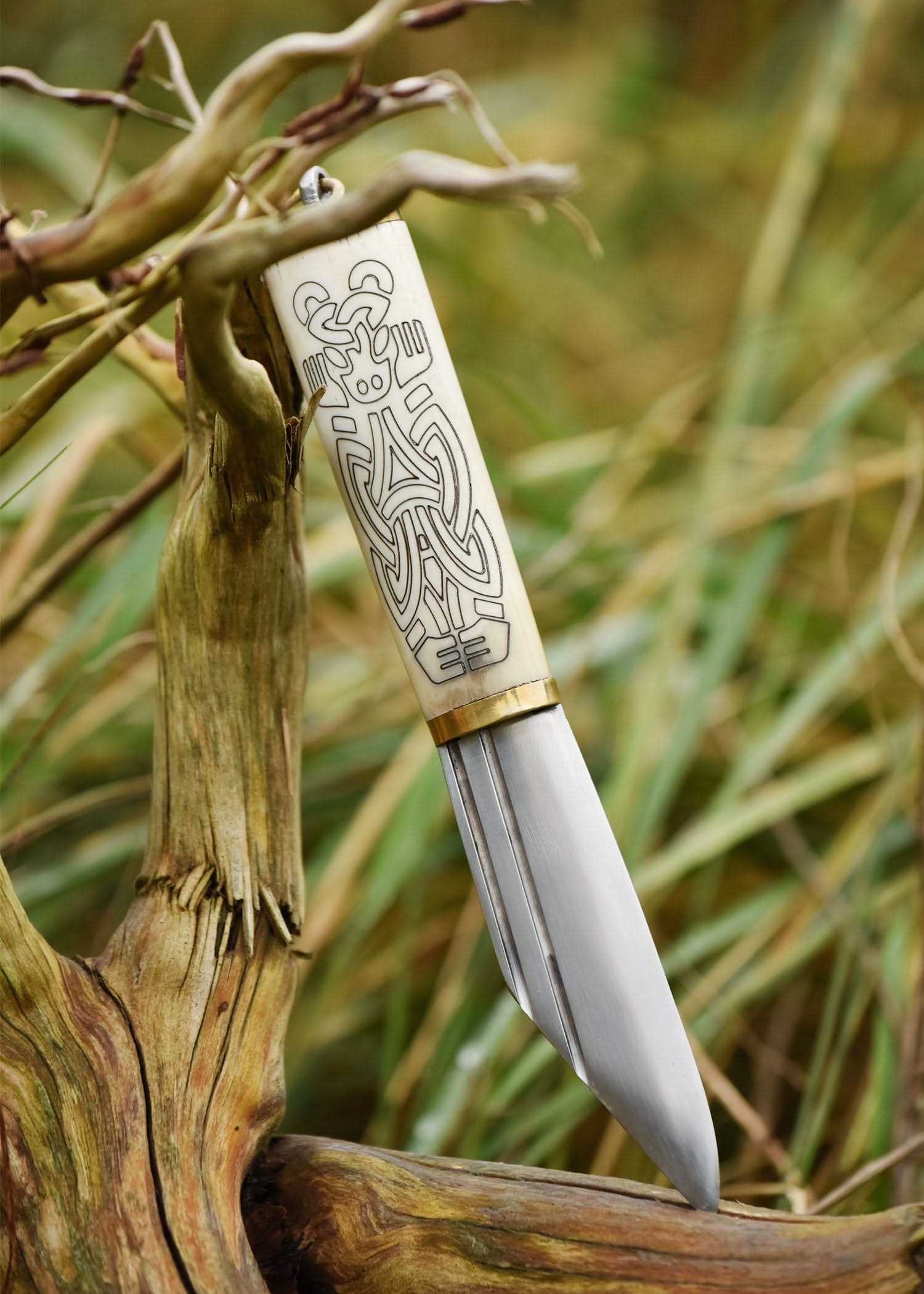 Petit couteau Viking Seax avec manche en os et laiton de style Borre. 9e/10e siècle - 
