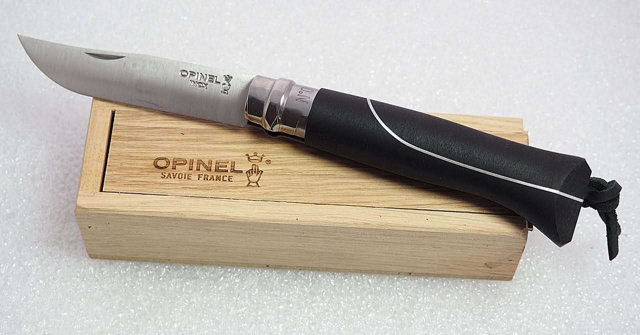 Opinel N°08 Ellipse – ébène et aluminium – vue 4