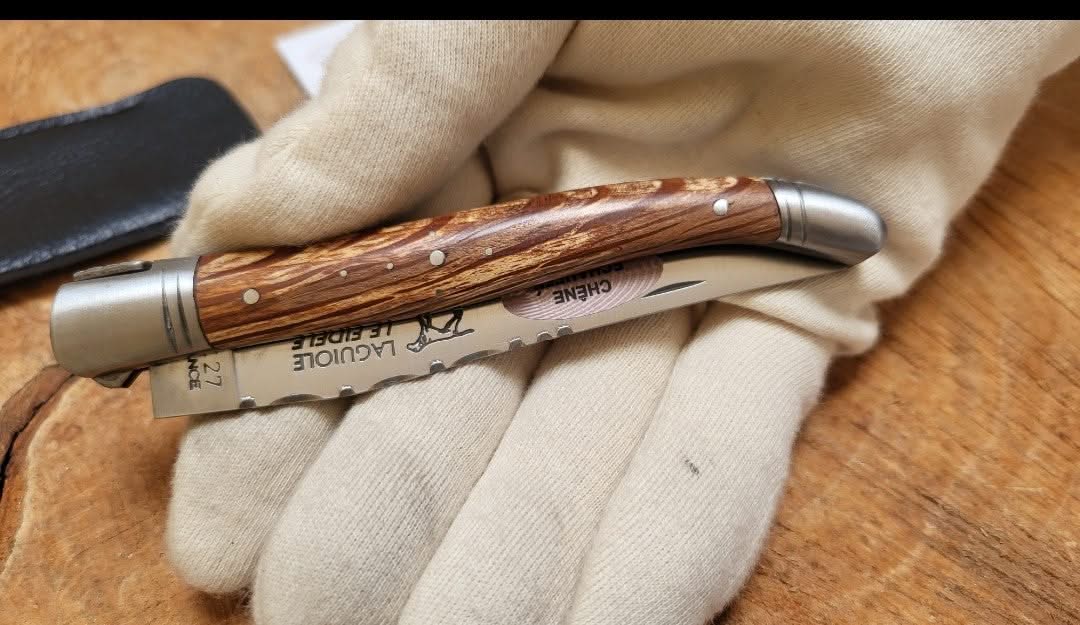 Laguiole Le Fidèle 2 mitres Inox Edition limitée Bois de Chêne Echauffé - 