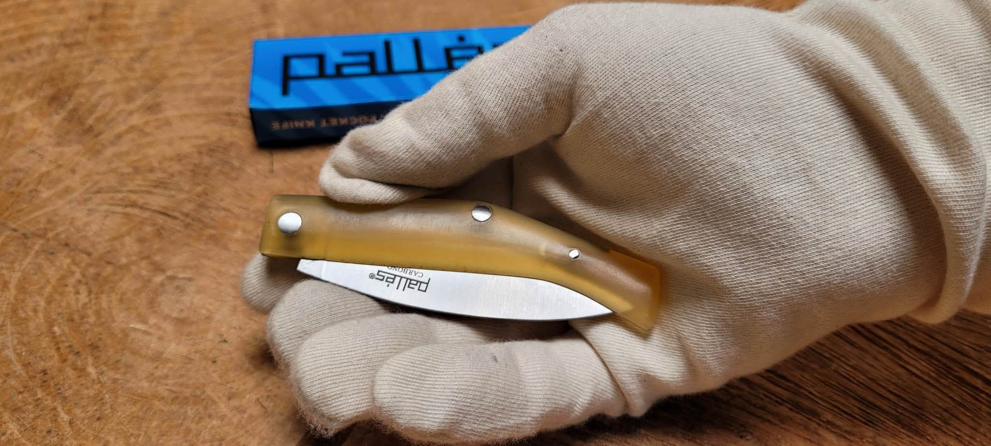 Palles , pliant lame de 8 cm en carbone - 
