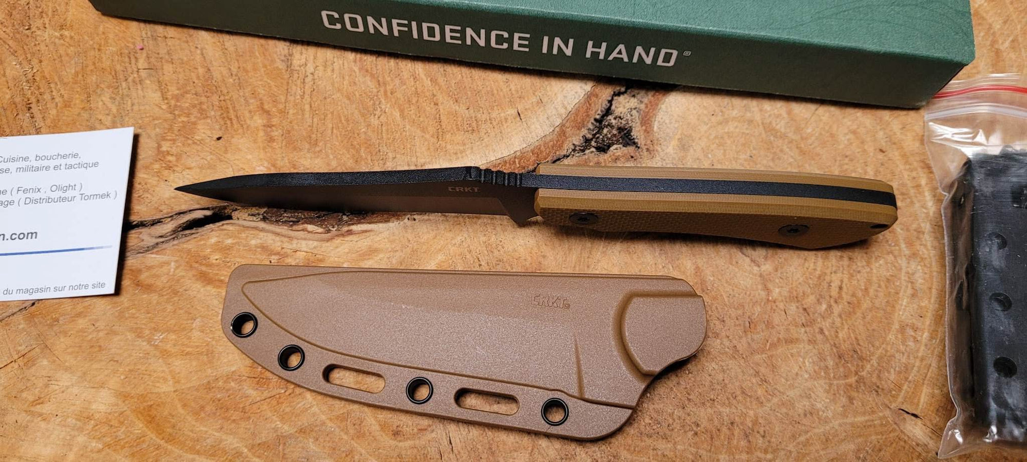 Crkt 2083 Ramadi Coyote avec étui Kydex + Présentoir offert - 