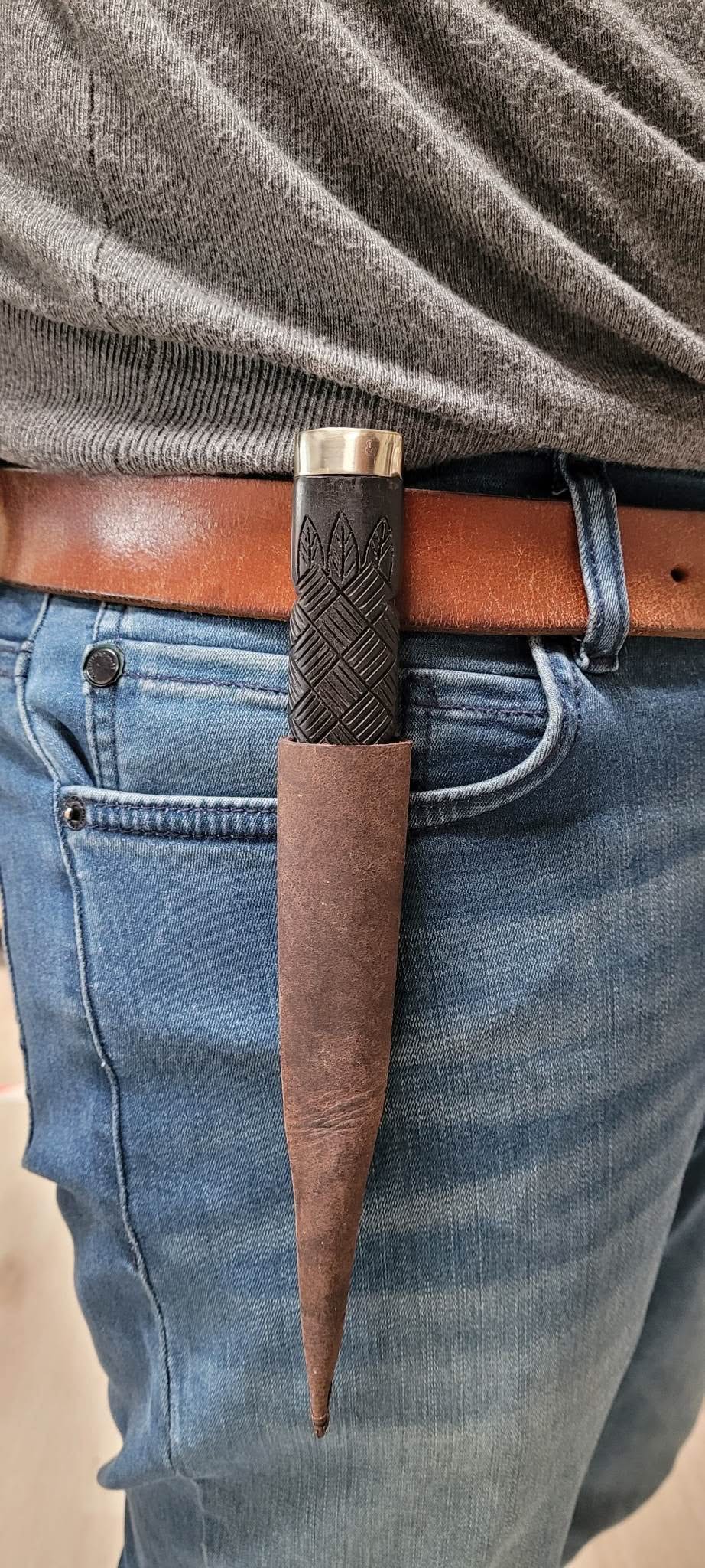 Couteau Sgian Dubh avec lame en acier Damas et étui en cuir - 
