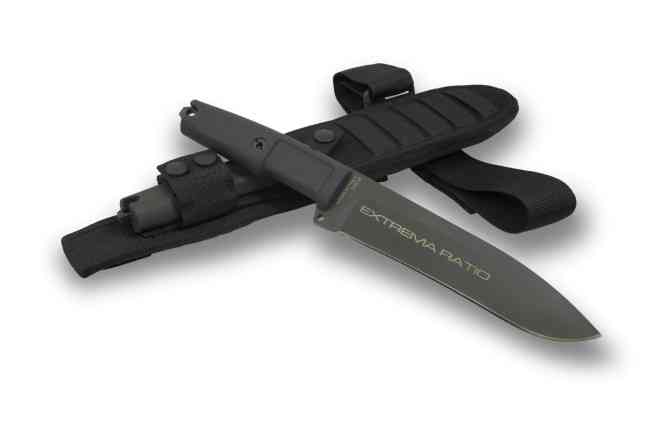 Extrema Ratio Dobermann IV Tactical – finition noire et manche Forprene